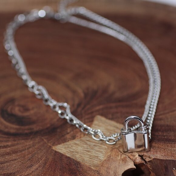 Lock Chain Pendant Layered Necklace - Picture 3 of 3